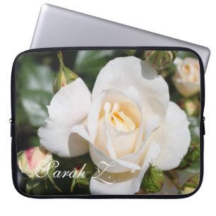 Perfekte weiße Rosenblüten Laptop-Hülle. mit Name. Laptopschutzhülle