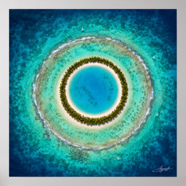 Perfektes kreisförmiges Atoll aus Satellitensicht Poster