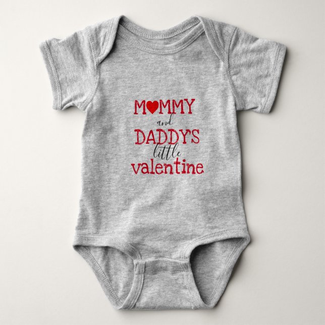 perfektes T-Shirt für die ersten Valentinsgrüße Baby Strampler (Vorderseite)
