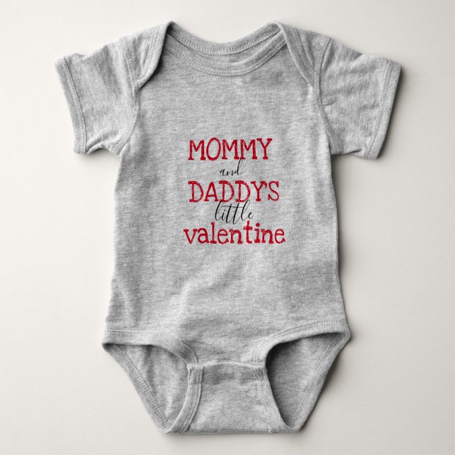 perfektes T-Shirt für die ersten Valentinsgrüße Baby Strampler (Vorderseite)