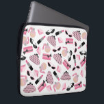Perfume Purse Sunglasses Lipstick Electronics Bag Laptopschutzhülle<br><div class="desc">Eine Elektroniktasche,  die einen Entwurf besteht aus rosa und schwarzer Retro Katzenaugen-Sonnenbrille,  rosa Änderung kennzeichnet,  schürzt mit grauen Tupfen,  rosa Kupplung schürzt mit schwarzem Bogen,  rosa Lippenstiften,  rosa Edelsteinen und Flasche Parfüm mit rosa Zerstäuber.</div>