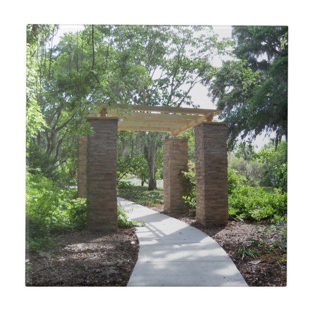 Pergola auf einem Weg Fliese (Vorderseite)