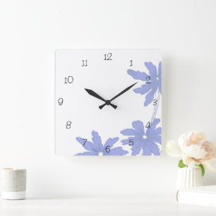 Periwinkle Blue Daisies Quadratische Wanduhr