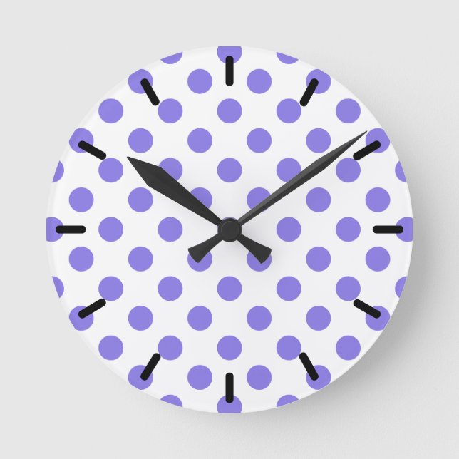 Periwinkle polka dots runde wanduhr (Vorderseite)