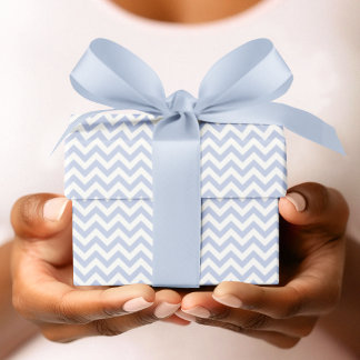 Periwinkle & White Zickzack Stripe Babydusche Geschenkpapier