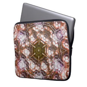 Perlbraunes Kaleidoskop überlappender Hexagonen Laptopschutzhülle