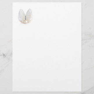 Perle und Muschel