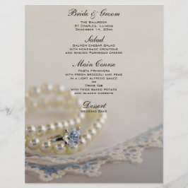 Perlen, Diamantring und Blue Lace Wedding Menu