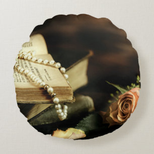 Perlen-Rose-Vintage Bücher Rundes Kissen