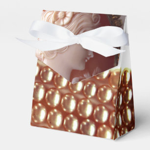 Perlen und Cameo - antiker Schmuck Geschenkschachtel