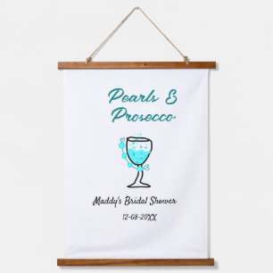 Perlen und Prosecco Brautparty blau schwarzer Name Wandteppich Mit Holzrahmen