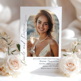 Perlen und Prosecco-Brautparty mit minimalistische Einladung