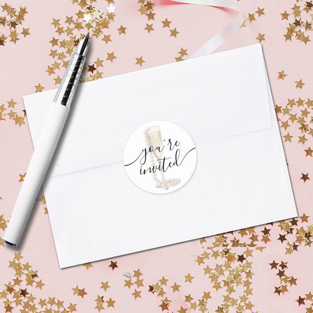 Perlen und Prosecco-Brautparty Runder Aufkleber (Pearls & Prosecco bridal shower envelope seal stickers)