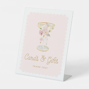 Perlen und Prosecco Karten und Geschenke in rosa Sockelschild