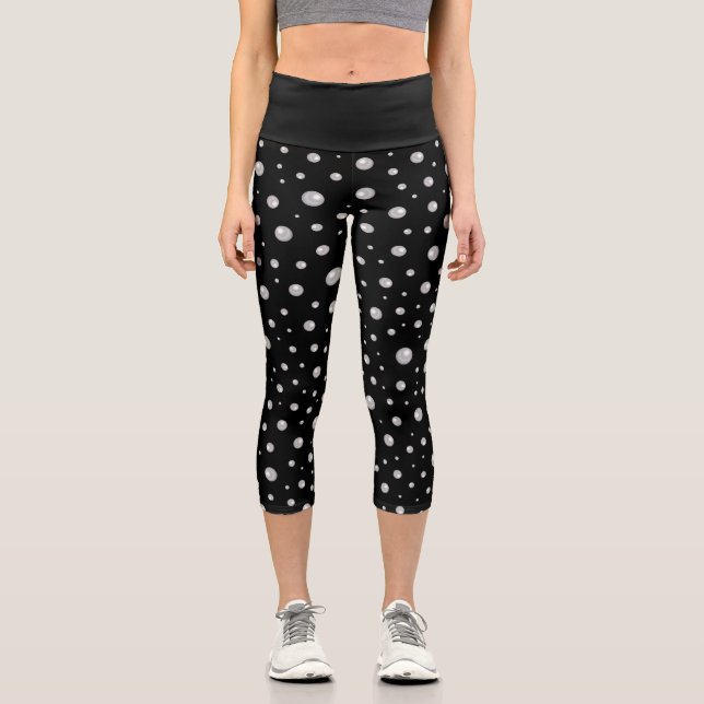Perlmuster auf schwarzem Hintergrund Capri Leggings (Vorderseite)