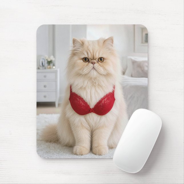Perserkatze trägt einen roten BH Mousepad (Mit Mouse)