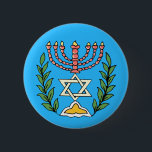 Persian Magen David Menorah Button<br><div class="desc">Dieses Bild wurde aus einer antiken persischen jüdischen Fliese mit einer Menorah mit einem Magen David (Stern von David) gerahmt von Olivenzweigen. Die Unvollkommenheiten des originalen,  handbemalten Bildes wurden bewahrt.</div>