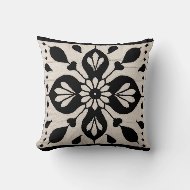 Persische Eleganz: Handgemachter Schwarz-Weiß-Kili Kissen (Vorderseite)