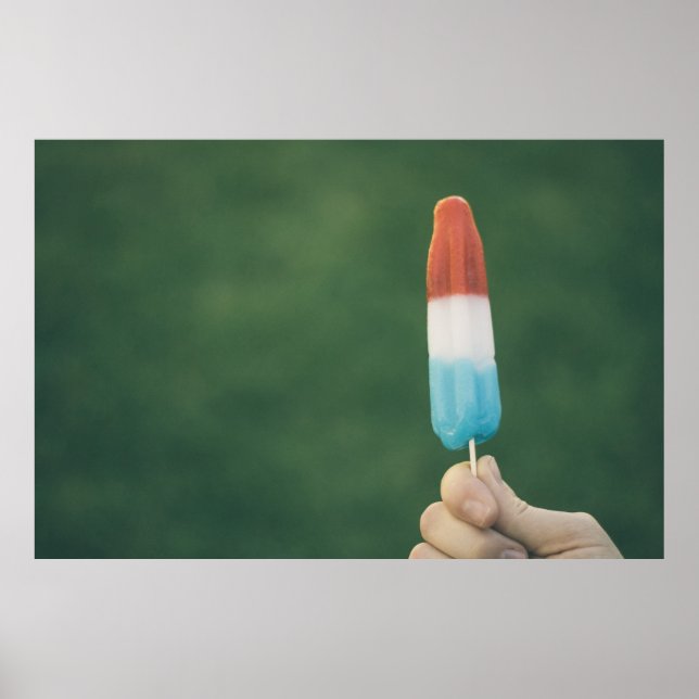 Person, die Eis Pop hält Poster (Vorne)