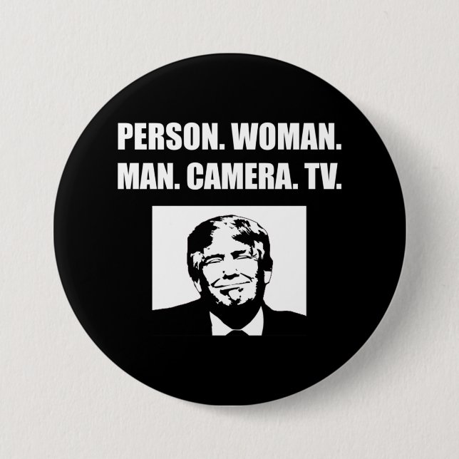 Person. Frau. Mann. Kamera. TV. Anti-Trump Button (Vorderseite)