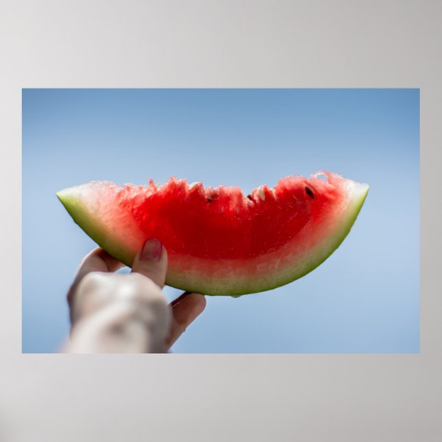 Person holding sliced watermelon poster (Vorne)