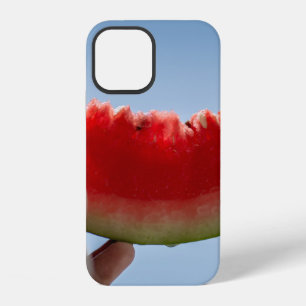 Person mit geschnittenen Wassermelone iPhone 12 Hülle