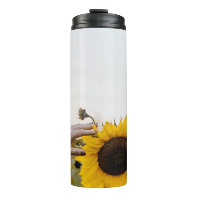 Person mit Sonnenblume Thermosbecher (Vorderseite)