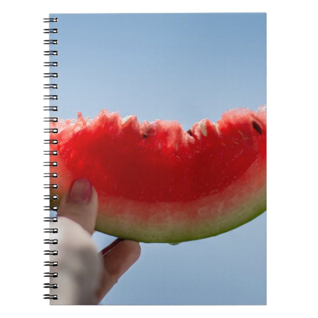 Person mit Wassermelone in Scheiben Notizblock (Vorderseite)