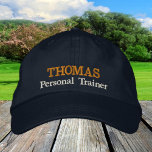 PERSONAL TRAINER "Name" bestickte Baseballkappe<br><div class="desc">bestickte Hats: Klassische,  goldfarbene/schwarze Modebaseballkappe mit dem Text "PERSONAL TRAINER" & Ihrem "Namen" für den weltbesten Personal Trainer,  Sporttrainer,  Fitness Instruktor / Team Gebäude</div>
