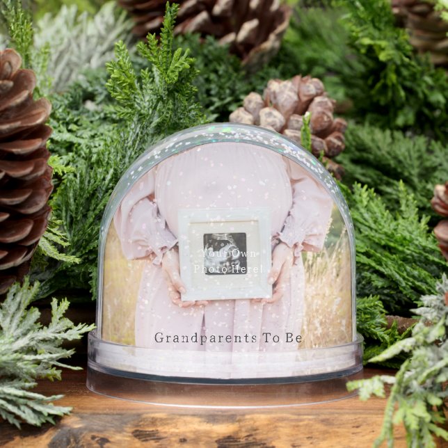 Personalised Pregnancy Announcement Snow Globe. Schneekugeln (Winter)