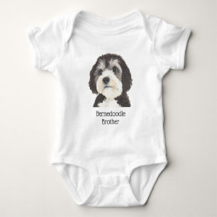 Personalisierbarer Bernedoodle Baby Strampler