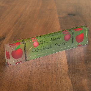 Personalisieren Sie Apple Name Lehrer Klasse Auror Namensplakette