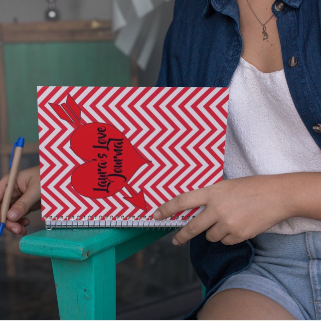 Personalisieren Sie den Zickzack Pfeil im Herzen d Notizbuch (Von Creator hochgeladen)