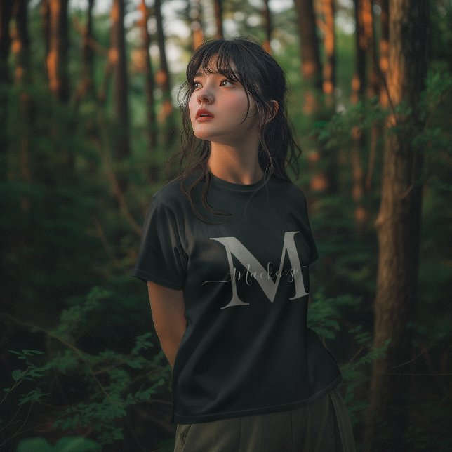 Personalisieren Sie Monogramm Initialname Frauendu T-Shirt (Personalize Monogram Initial Name Women's Dark T-Shirt)