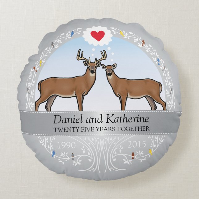 Personalisiert 25. Hochzeitstag, Buck & Doe Rundes Kissen (Vorderseite)
