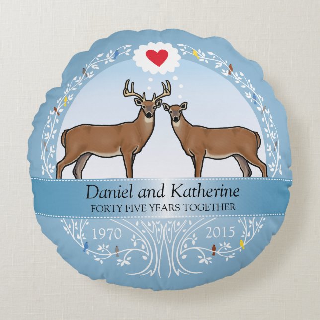 Personalisiert 45. Hochzeitstag, Buck & Doe Rundes Kissen (Vorderseite)