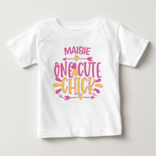 Personalisiert ADNAME 1 Niedliches Kichchen Pink G Baby T-shirt