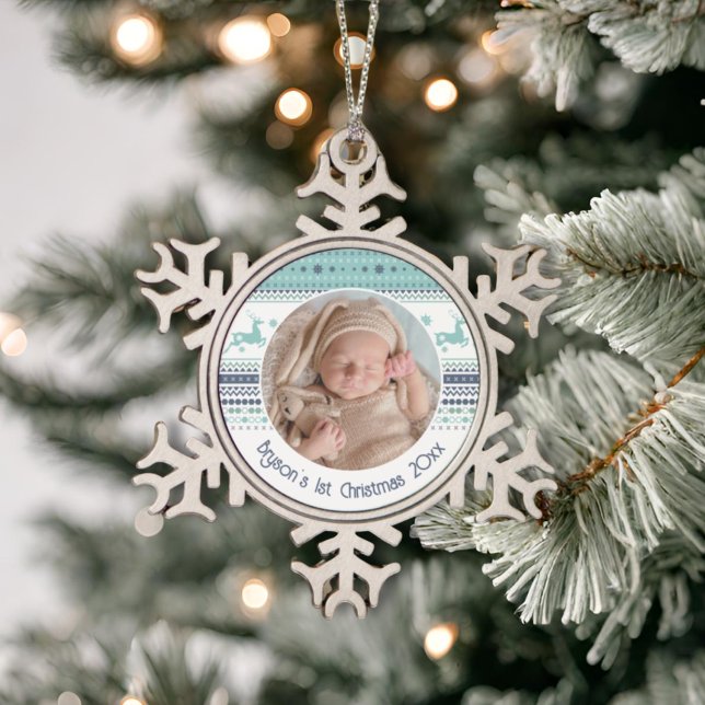 Personalisiert Baby's First Christmas Blue Rentier Schneeflocken Zinn-Ornament (Von Creator hochgeladen)