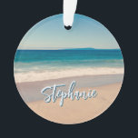 Personalisiert Beach Foto Blue Landschaftlich Ornament<br><div class="desc">Ein schönes Vintages Foto eines Strandes in Kalifornien,  rundum Acryl Weihnachtsschmuck. Passen Sie Ihren Namen an,  um Ihr eigenes personalisiertes Geschenk zu kreieren. Für kürzere Namen gibt es viel Platz,  um den Schriftart zu vergrößern. Es gibt viele schöne,  moderne Kalligraphie-Schriftzeichen zur Auswahl.</div>
