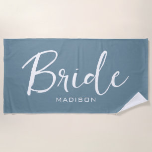 Personalisiert Bride Dusty Blue White Script Weddi Strandtuch