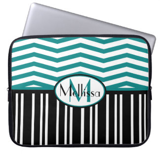 Personalisiert Chic aquamarine und schwarze Zickza Laptopschutzhülle