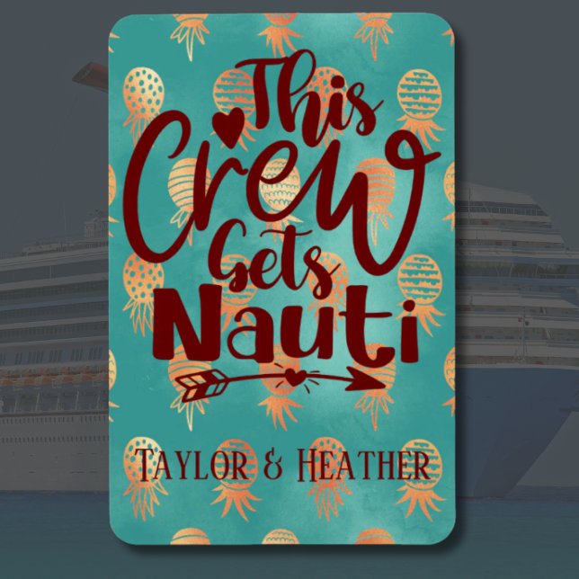 Personalisiert Diese Crew bringt Nauti-Kreuzfahrt Magnet (This Crew  Gets Nauti | Custom Cruise Door Magnet)