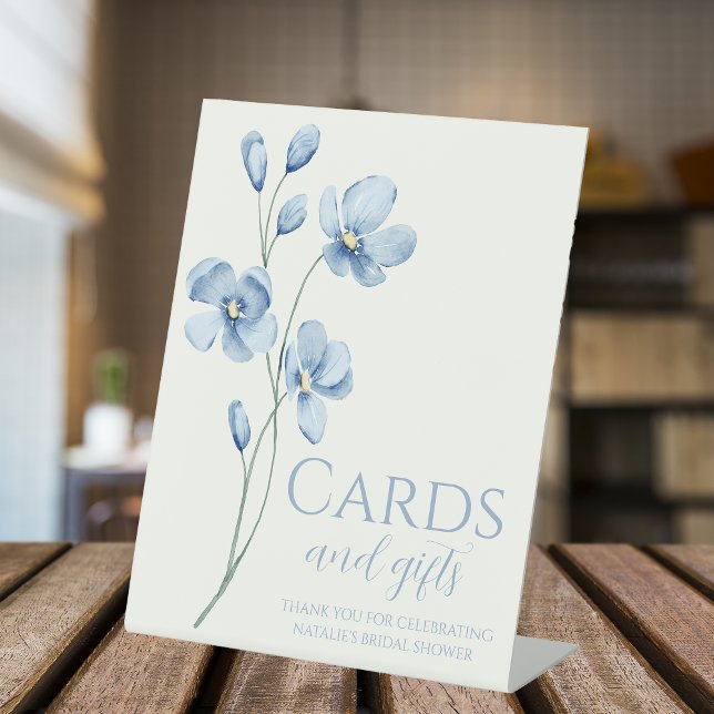 Personalisiert Dusty Blue Wildblume Brautparty Sockelschild (Von Creator hochgeladen)