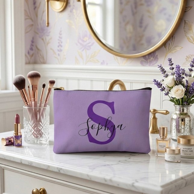 Personalisiert Einfache Lila Monogramm Zubehörtasche (Von Creator hochgeladen)
