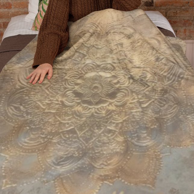 Personalisiert Embossed Mandala | Elegant Boho Gif Fleecedecke (Von Creator hochgeladen)