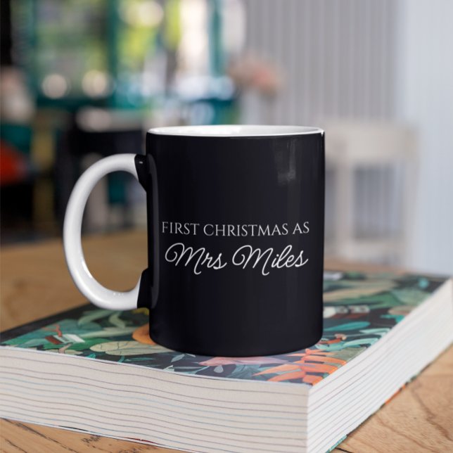Personalisiert "Erste Weihnachten als Frau" Name Kaffeetasse (Personalized 'First Christmas as a Mrs.' Surname Coffee Mug)