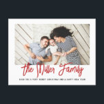 Personalisiert Familienname Single Foto Rot Feiertagspostkarte<br><div class="desc">Spread Liebe mit dieser personalisierten Urlaubsfotokarte Ihr Foto und Ihren Familiennamen. Auf der Rückseite befindet sich ein Ort für eine benutzerdefinierte Nachricht,  Rücksendeadresse und Empfängeradresse. Klicken Sie zum weiteren Anpassen auf "Bearbeiten mit dem Entwurfswerkzeug". Visitenkarten kaufen und vieles mehr unter www.zazzle.com/store/nbpaperco</div>