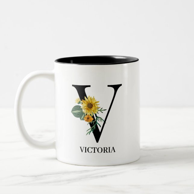 Personalisiert Floral Alphabet V Monogramm Zweifarbige Tasse (Links)