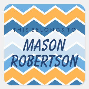 Personalisiert gehört dieses quadratischem quadratischer aufkleber