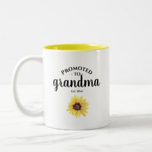Personalisiert gestrichene Sonnenblume für Oma Zweifarbige Tasse